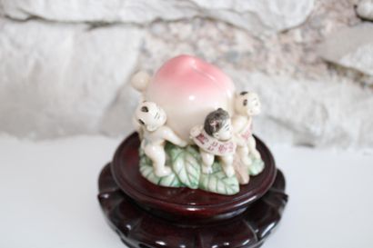 Buddha in resin, on base 10.5x11.5cm