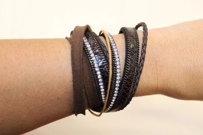 Set of bracelets (8), rhinestones