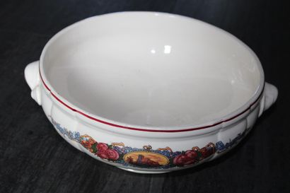 Soup tureen in Sarreguemines white earthenware,...