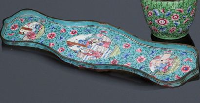 1860. Ensemble de 4 pièces en cuivre émaillé...
