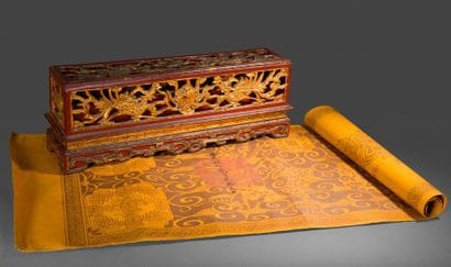 1916

Coffret à brevet impérial en bois sculpté...