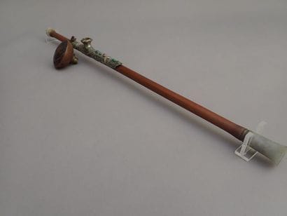 Pipe à opium en bambou blond. Embouts en...