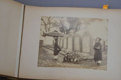 1900. Tonkin

Album in-folio oblong (24,5x...