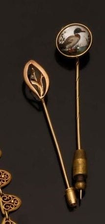 Deux épingles de jabot en or jaune 14K (585...