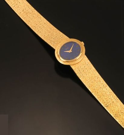 PIAGET, vers 1970. 

Montre de dame en or...