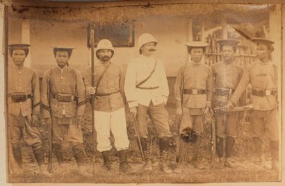 1888-1894.

Album photos d'un lieutenant...