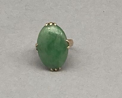 Bague en or 18 K (750 °/°°) sertie d'un grand...