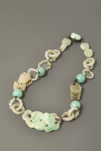 Collier en jade et jadéite bicolore vert...