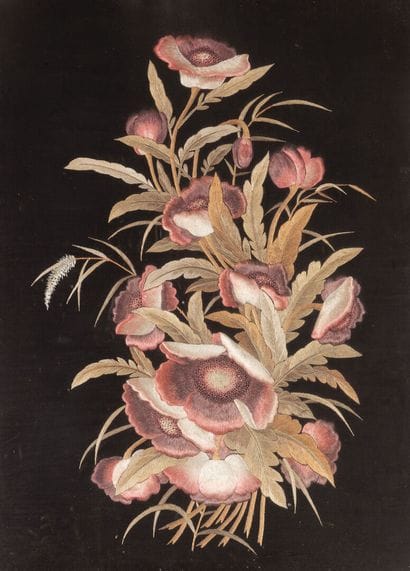 Suite de deux broderies à décor en polychromie...
