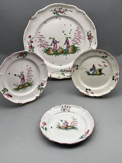ARGONNE

Earthenware lot including : 

-...