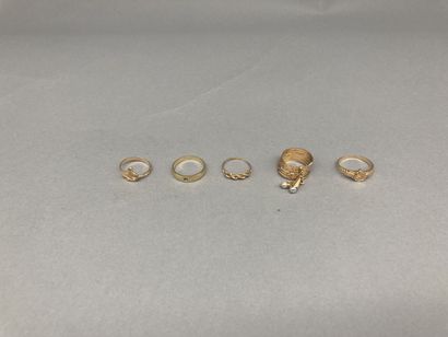 Lot in 18 K gold (750 °/°°) including :

-...