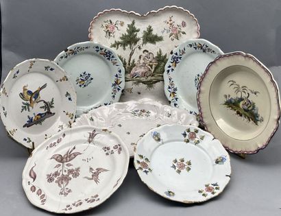 
Important porcelain or earthenware lot including...