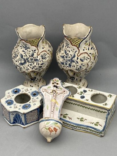 
Important porcelain or earthenware lot including...