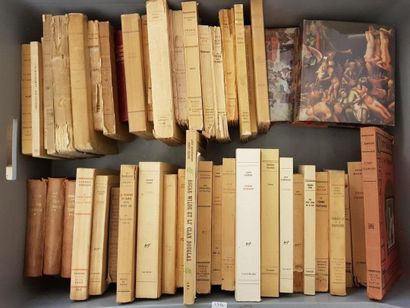 Lot including: 

- MANNETTE comprising a...