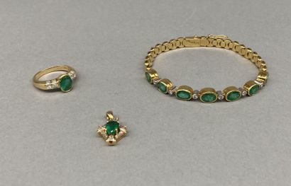 Lot in 18K gold (750 °/°°) including : 

-...