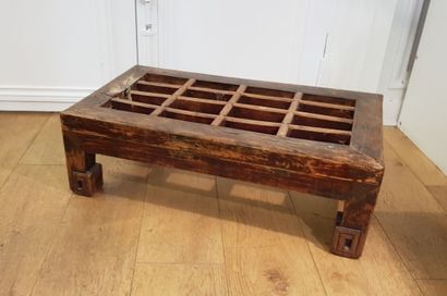 
Lot including :

- Pair of exotic wood consoles,...