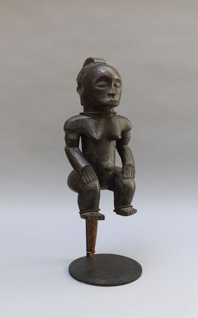 Lot including: 

- Reliquary in wood, brass,...