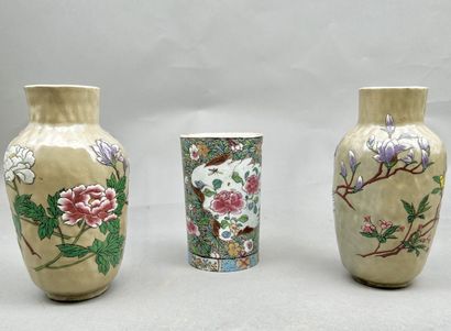 Lot including :

- SAMSON

 Pair of porcelain...