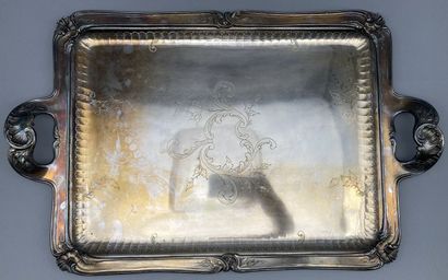 Lot including: 

- Oval centerpiece with...