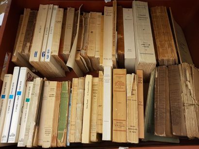 Lot including: 

- MANNETTE including a lot...
