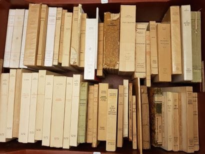Lot including: 

- MANNETTE comprising a...