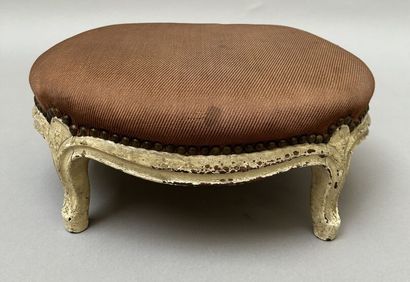 Small footrest in white painted wood. Curved...