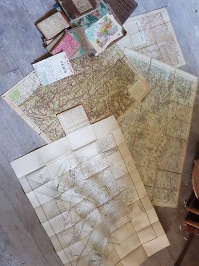 Lot de cartes régionales, en partie toilé...