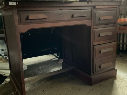 Bureau américain en bois ouvrant en façade...