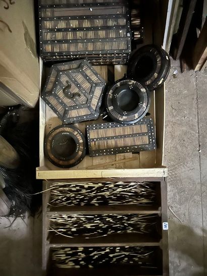 Lot de coffrets ornés d'épines de porc-épic....
