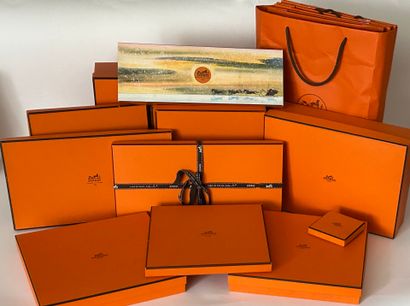 HERMÈS, Paris.
Lot including:
- 11 covered...