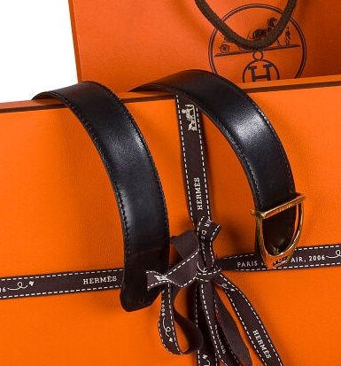 HERMÈS, Paris.
Reversible belt in black box...