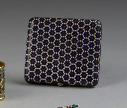 MAISON KLINGERT. 
CIGARETTE CASE in silver...
