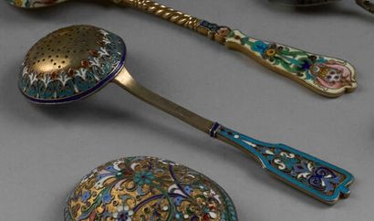 SAUPOUDREUSE in gilt silver (800°/°° minimum),...