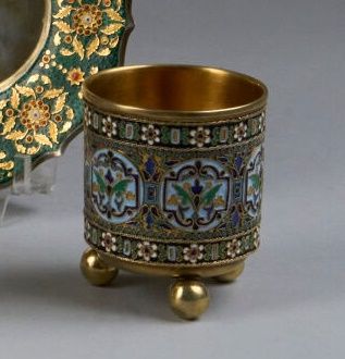 OVCHINNIKOV HOUSE? Tripod silver TIMBALE...