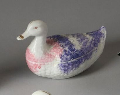 KOUZNETSOV MANUFACTURE. Polychrome porcelain...