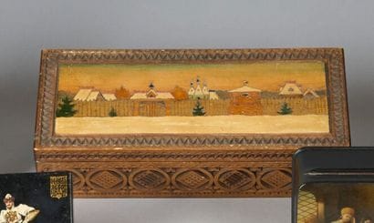 BOÎTE RECTANGULAIRE en bois à décor sur le...