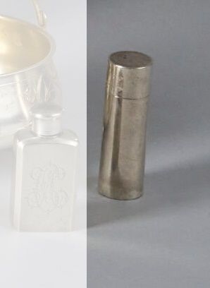 CASE in plain silver (800°/°°minimum), titled...
