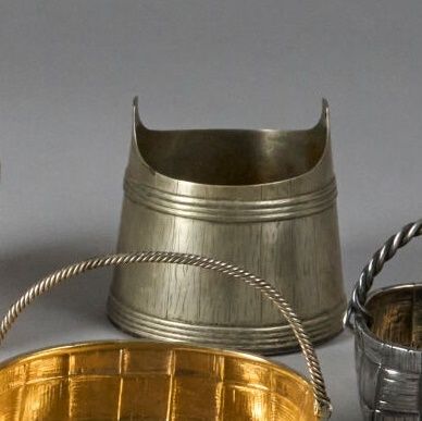 Set consisting of a small cylindrical silver-plated...