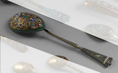 GOLDEN SILVER CAVIAR SPOON (800°/°° minimum),...