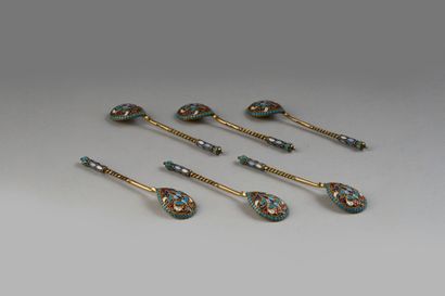 SET OF SIX GOLDEN SILVER COFFEE SPOONS (800°/°°...