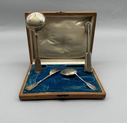 GOLDEN SILVER TEA SETS (800°/°° minimum),...