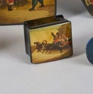 Small rectangular box in lacquered papier-mâché...