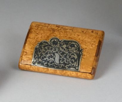 Rectangular wooden CIGARETTE CASE with oval...