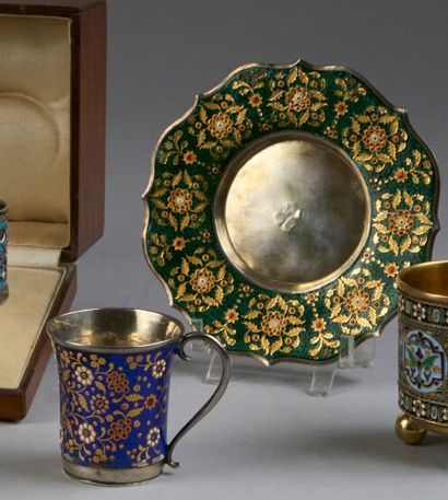 Set consisting of a silver (800°/°°) MUG...