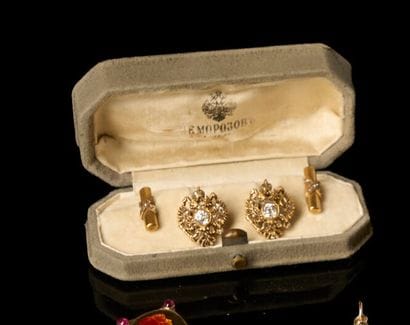 Pair of 14K (585°/°°) gold HANDLEBUTTONS,...