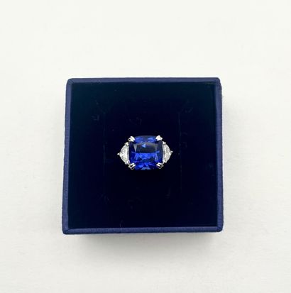 SWAROVSKI.
Bague, modèle 