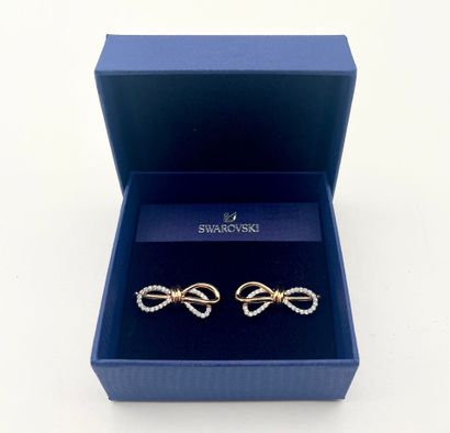 SWAROVSKI.
Paire de boucles d'oreille, modèle...
