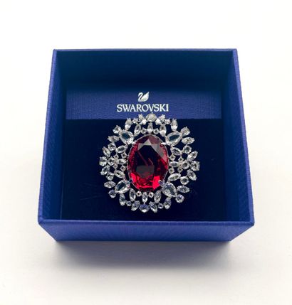 SWAROVSKI.
Broche, modèle 