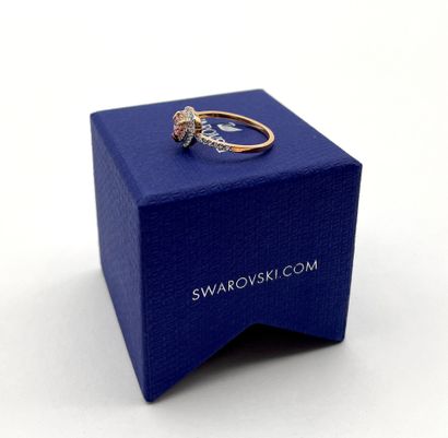 SWAROVSKI.
Bague, modèle 
