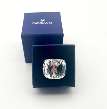SWAROVSKI.
Bague boule, modèle 